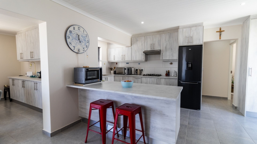 2 Bedroom Property for Sale in Harbour Heights Western Cape